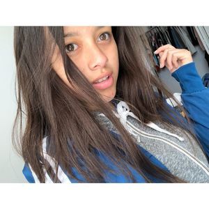 Meet your Posher, Alejandra